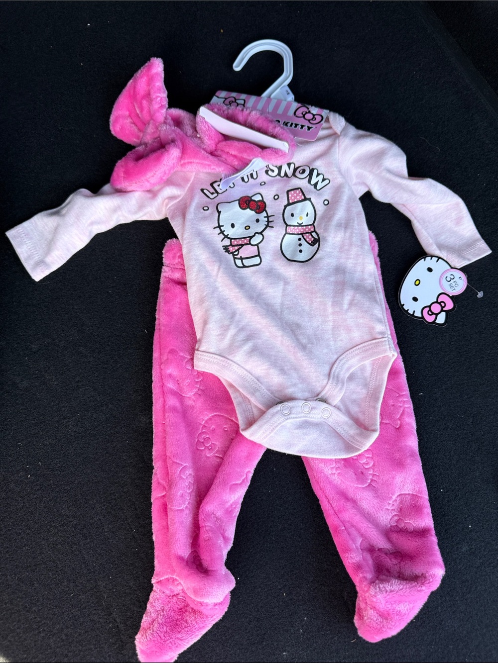 Hello Kitty Pink three-Piece with 'Let It Snow' baby